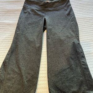 Gray Wide-Leg  Crop Pants